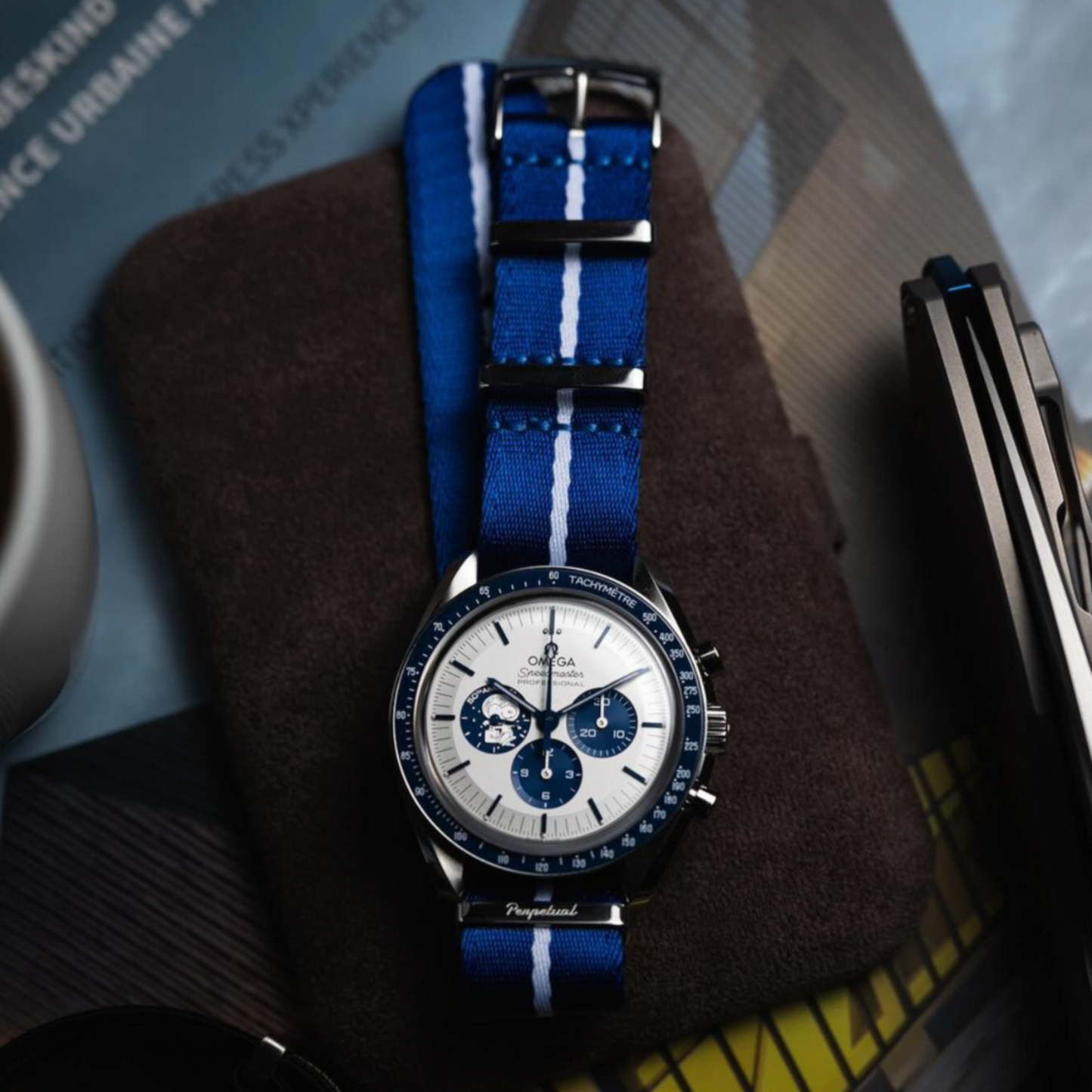 BLAUWEISSES NYLON – UHRENARMBAND AUS PREMIUMSTOFF für DIE MEISTEN UHREN MIT EINER 20-MM-ANSCHLUSSBREITE