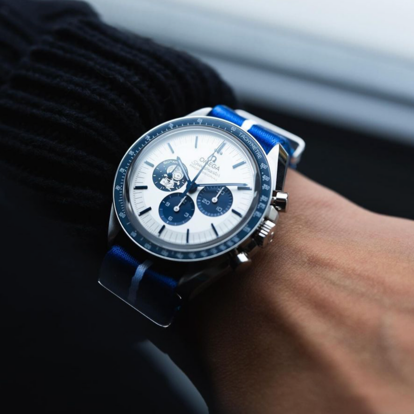 BLAUWEISSES NYLON – UHRENARMBAND AUS PREMIUMSTOFF für DIE MEISTEN UHREN MIT EINER 20-MM-ANSCHLUSSBREITE