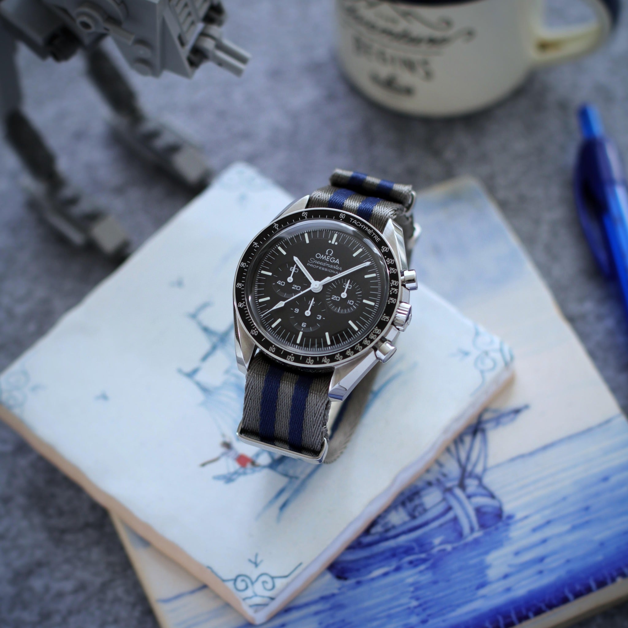 Omega best sale speedmaster navy